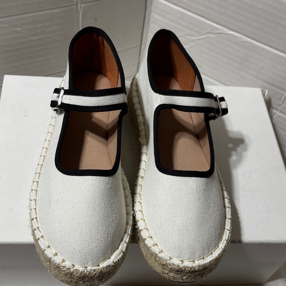Atbell Mary Jane’s with canvas top and leather lining. EUC